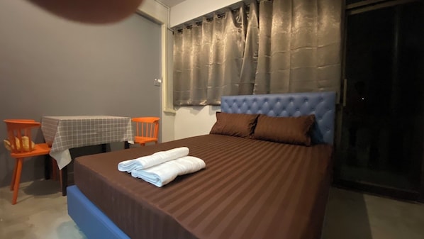 Basic Single Room, City View | Desk, free WiFi