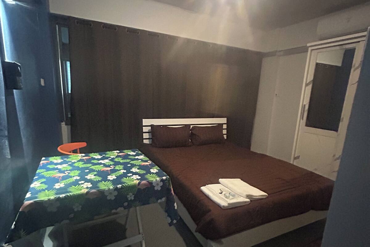 Basic Single Room, City View | Desk, free WiFi