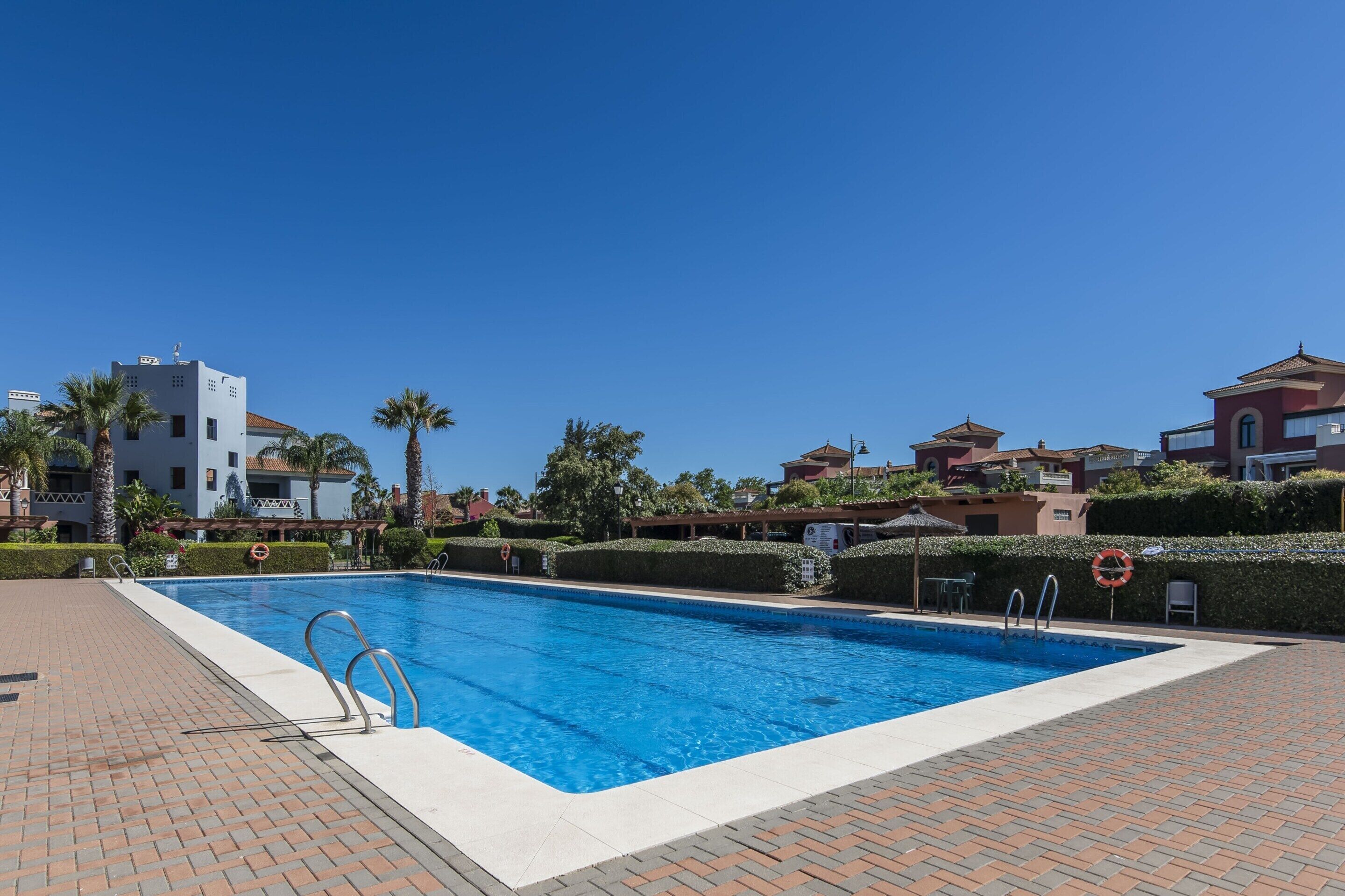 Leilighet | Basseng | Utendørsbasseng