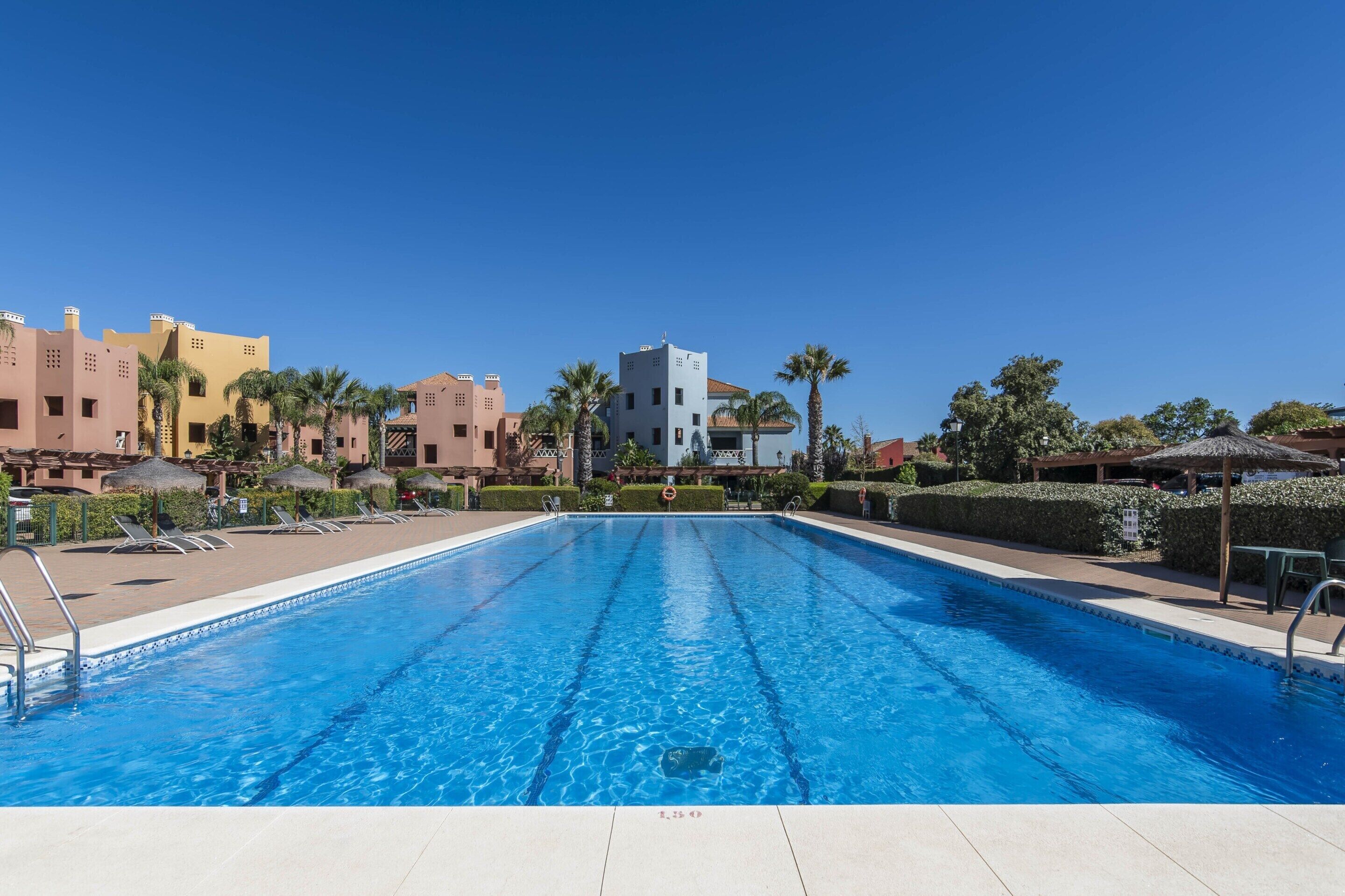 Leilighet | Basseng | Utendørsbasseng