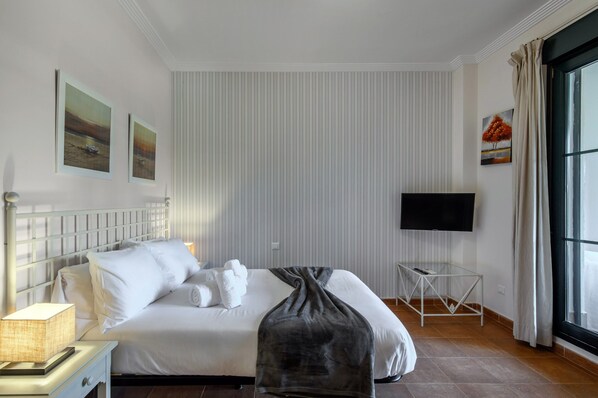 1 bedroom, iron/ironing board - Golfside Getaway in Isla Canela for 2 (Ayamonte)