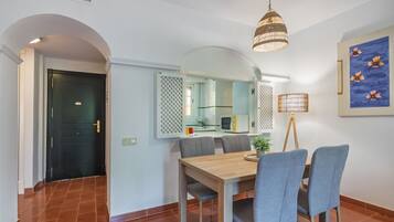 Apartment | Dining