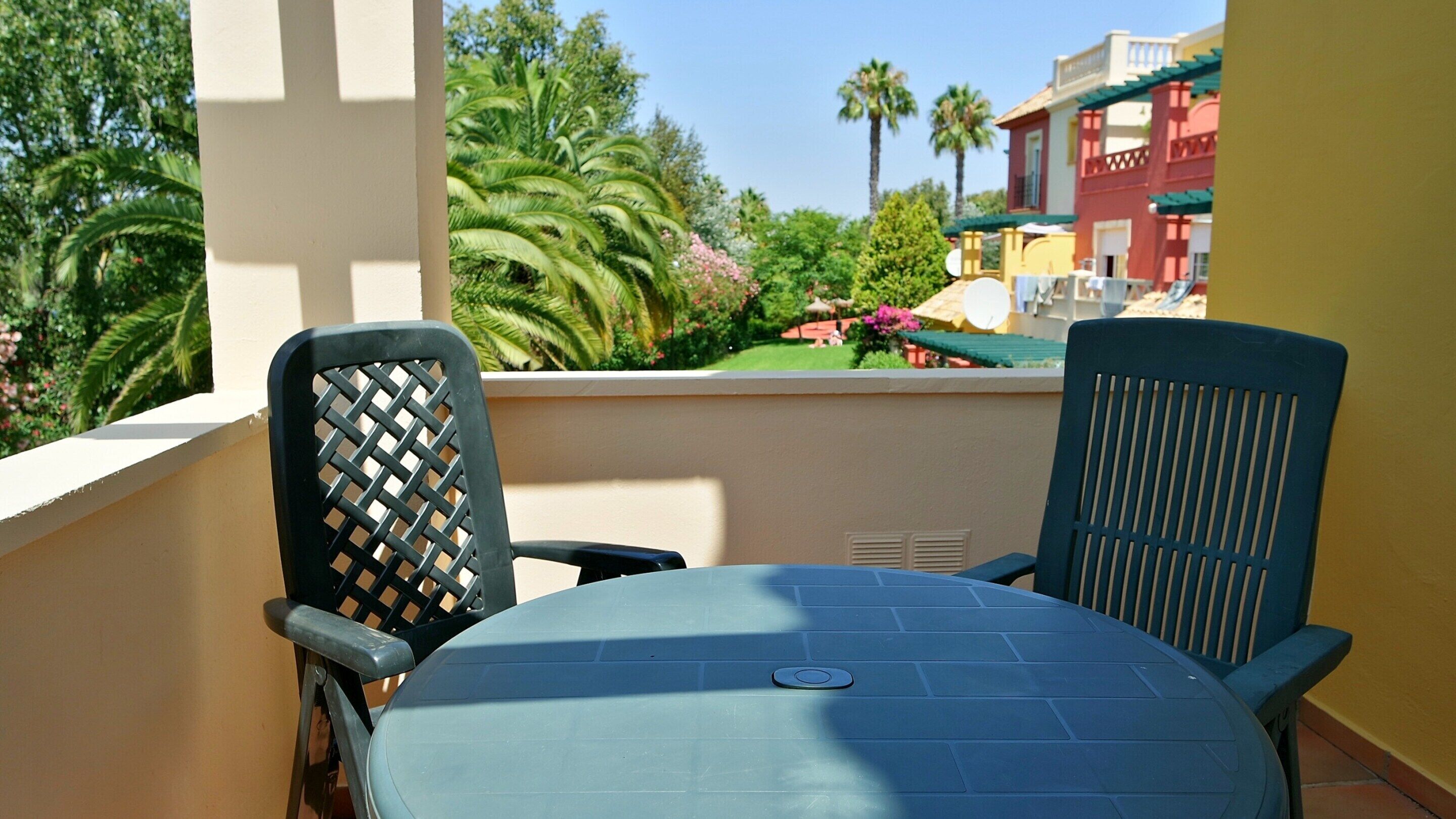 Apartment | Outdoor dining