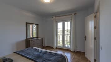 Apartment | 1 bedroom, iron/ironing board