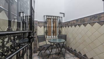 Rumah | Tempat makan outdoor