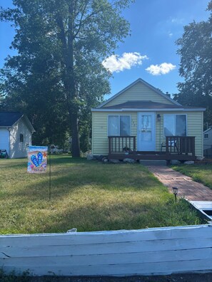 Exterior - Boho beach cottage style 2 bedroom home (Bay City)