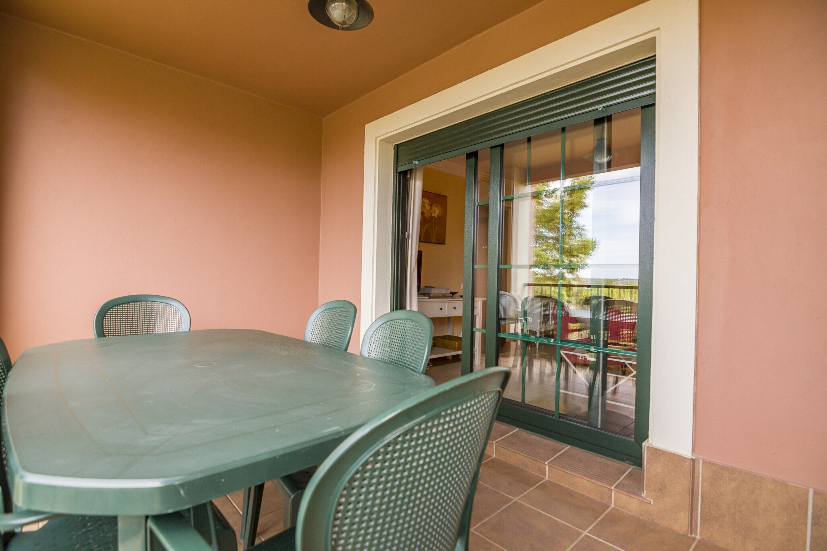 Apartment | Outdoor dining