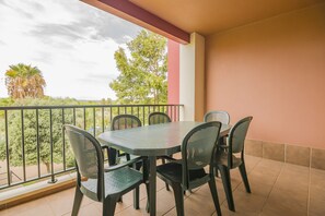 아파트 | 야외 식당