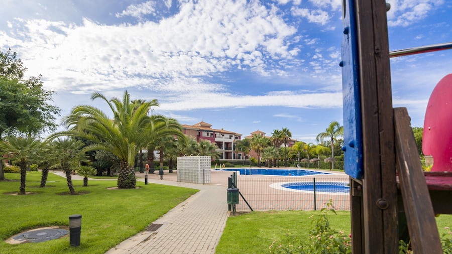 Apartment Next to Golf Course