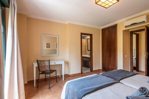 2 عدّة غرف نوم ومكواة/لوح كي