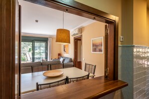 Apartment | Dining