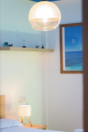 4 habitaciones, tabla de planchar con plancha, wifi y ropa de cama 