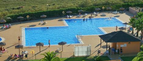 Apartment | Pool | Outdoor pool