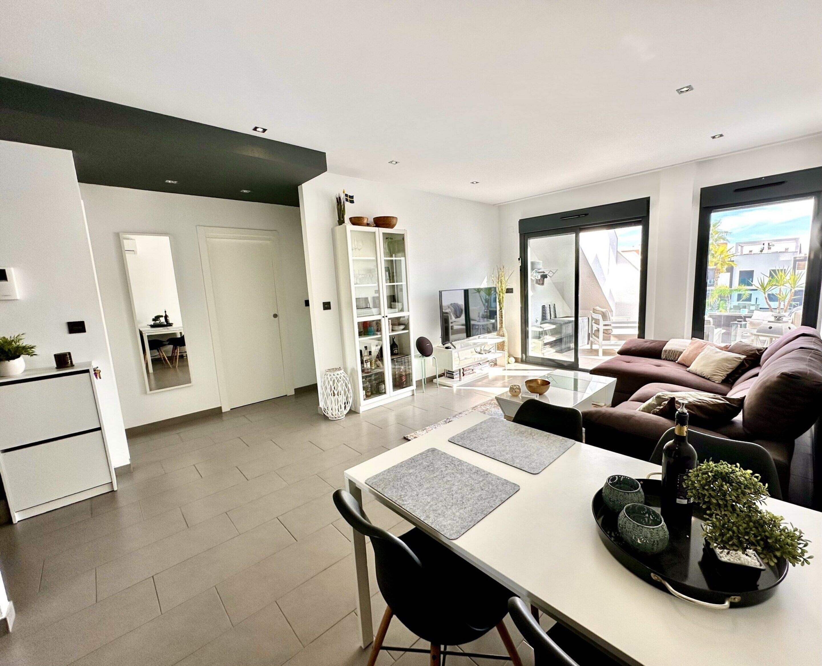 Apartment | Dining