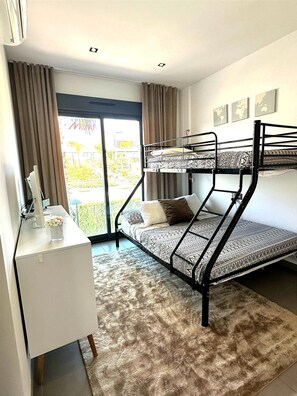 شقة | 2 عدّة غرف نوم ومكواة/لوح كي