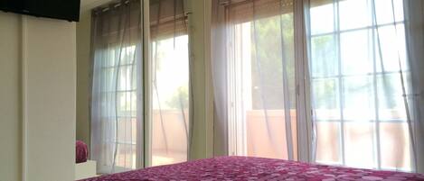 Huoneisto | 2 makuuhuonetta, silitysrauta/-lauta