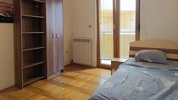 3 slaapkamers, een bureau, een strijkplank/strijkijzer, gratis wifi