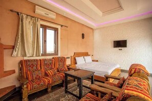 Villa, 5 Bedrooms, Patio, Pool View