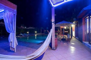 Villa, 5 slaapkamers, terras, uitzicht op zwembad | Zwembad | Een buitenzwembad