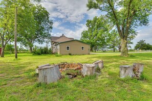 House (2 Bedrooms) | Interior - Countryside Retreat w/ Pasture Views in Hominy (Hominy)