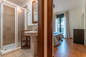 Apartment | Bathroom | Hair dryer