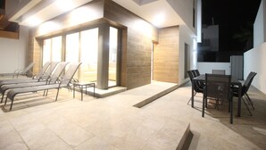 Villa | Exterior - Spacious Villa in Villamartin for 6 (Orihuela)