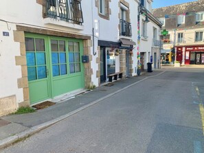Exterior - Large duplex in the heart of the village of Carnac, near historic sites & beaches (Carnac)