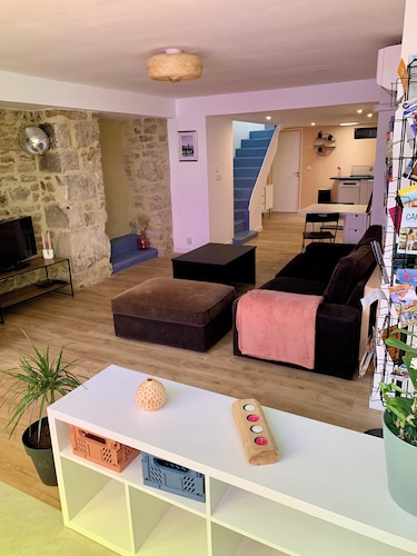 Large duplex in the heart of the village of Carnac, near historic sites & beaches
