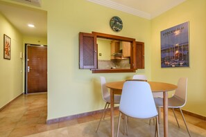 Apartment | Dining