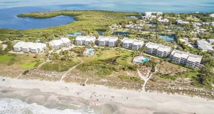 Beach Villa 2617: Captiva Island Paradise: Your Direct Gulf-View Villa Awaits