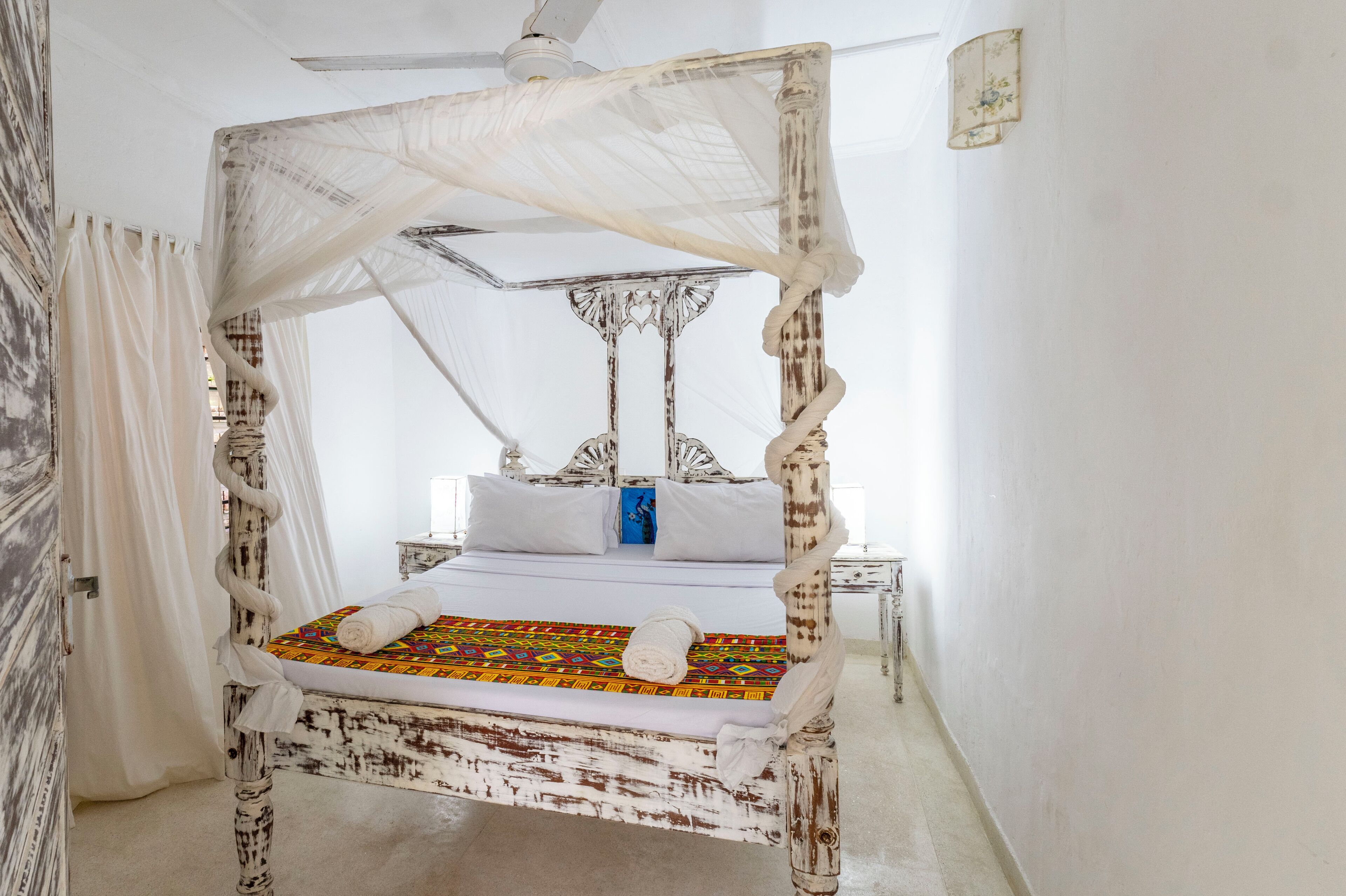 Free WiFi, bed sheets