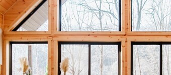 Modern Hocking Hills Cabin with Hot Tub, Game Room, Sleeps 8