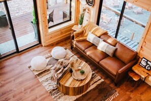 Smart TV, fireplace, video games