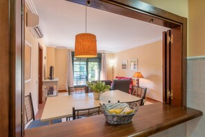 Apartment | Dining