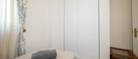 Apartment | 2 bedrooms, iron/ironing board