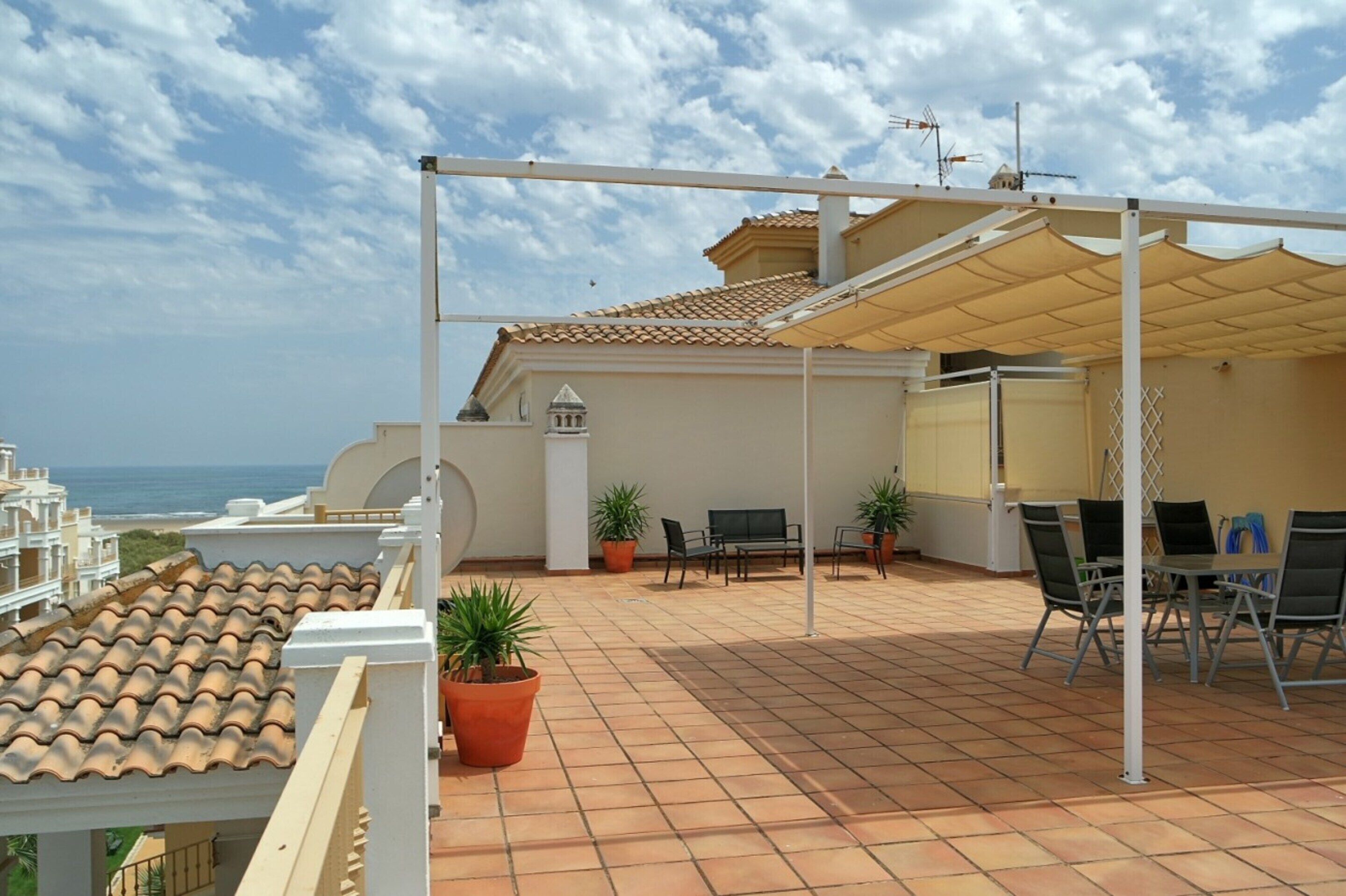 Apartment | Outdoor dining