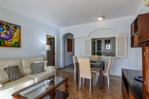 Apartment | Living room - Garden-view Flat Near the Sea (Ayamonte)