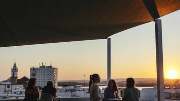 Apartment | Outdoor dining
