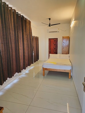 5 bedrooms, WiFi, bed sheets - 😁Welcome to Sailor Homes Beach Resort... (Cherthala North)