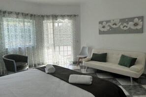 4 habitaciones, tabla de planchar con plancha y wifi gratis 