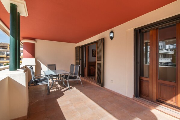 아파트 | 야외 식당