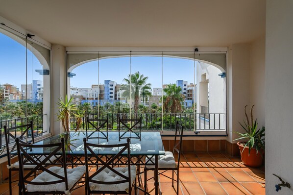 Apartment | Dining