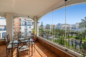 Apartment | Outdoor dining