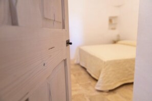 WiFi, bed sheets