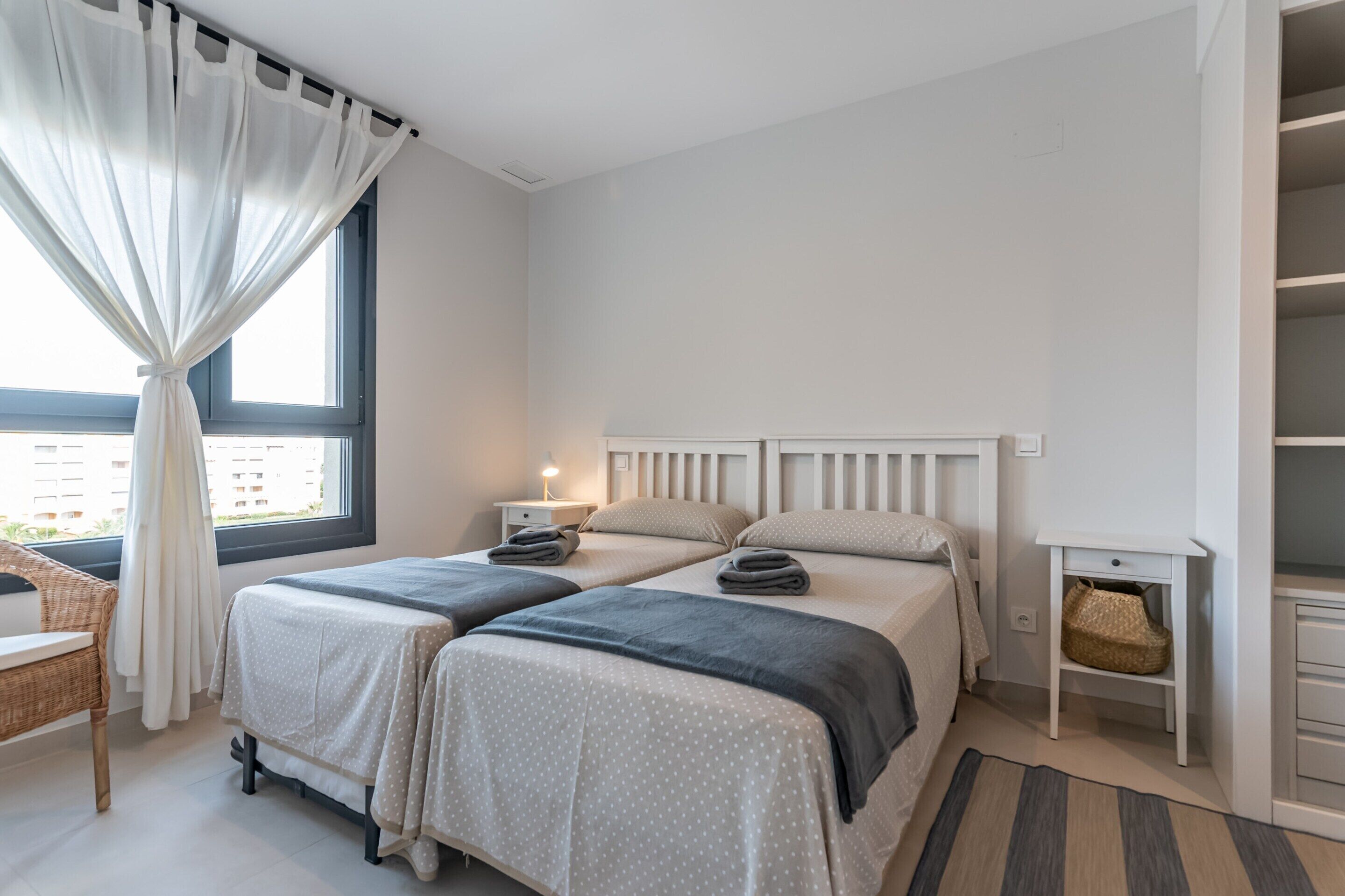 Apartament | 2 dormitoris i planxa i posts de planxar 