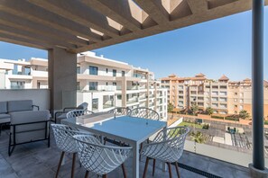 Apartment | Outdoor dining