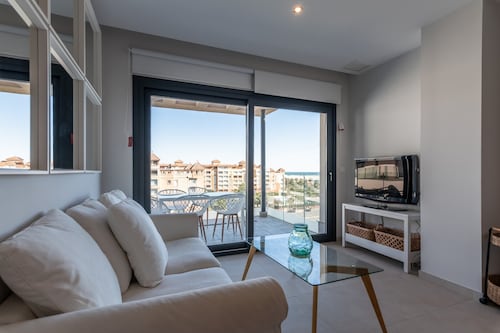 Beachfront Views and Poolside Stay