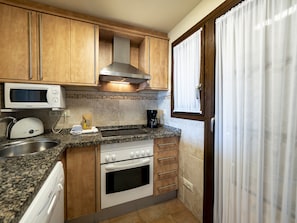 Apartment | Private kitchen - Beachfront Apartment With Pool (Ayamonte)