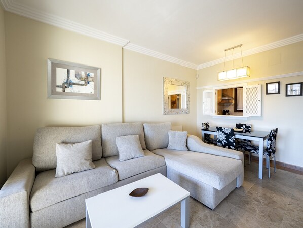 Apartment | Living room - Beachfront Apartment With Pool (Ayamonte)