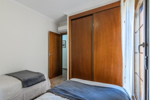 Beachfront Retreat With Jacuzzi